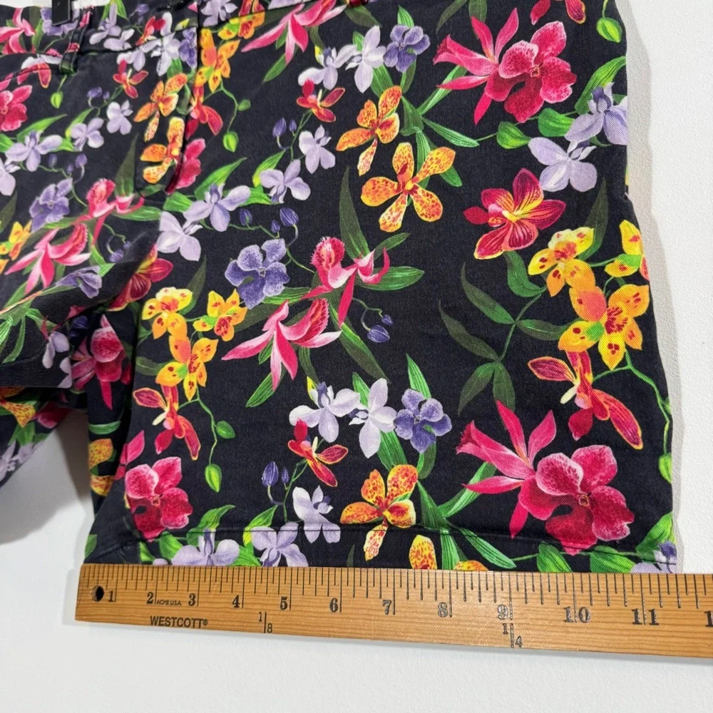 LANDS’END Floral Print Shorts Size‎ 14P Mid Rise Colorful Summer